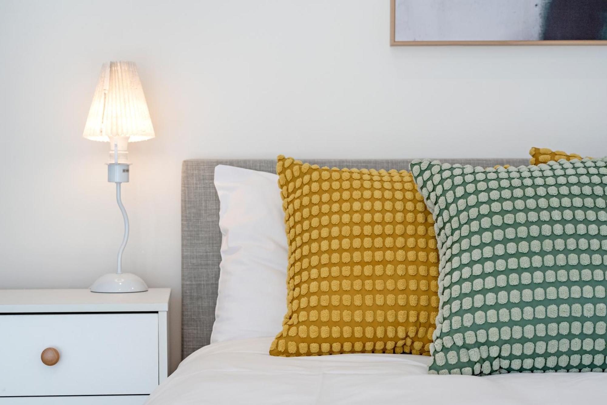 Apartment Luxury 2b2b In Hurstville With Bay & Skyline Views