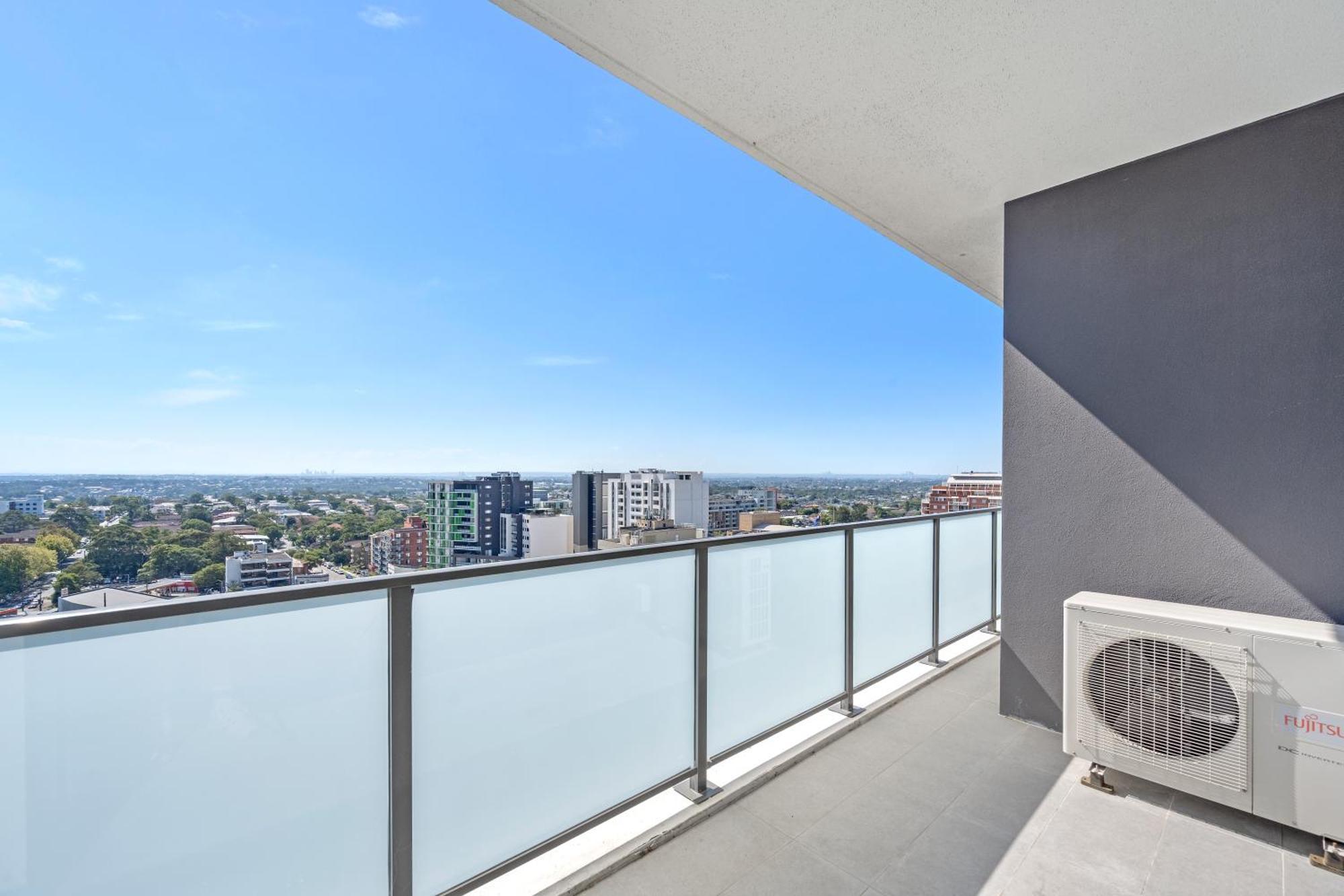 Luxury 2b2b In Hurstville With Bay & Skyline Views Sydney